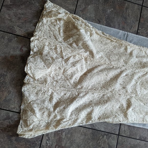 Found a different dress - Picture 6 of 9